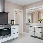 Casa Helena, Luxury Beach Side 5 Bedroom Villa *