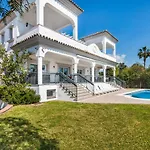 Casa Helena, Luxury Beach Side 5 Bedroom * Marbella