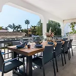 Casa Helena, Luxury Beach Side 5 Bedroom *