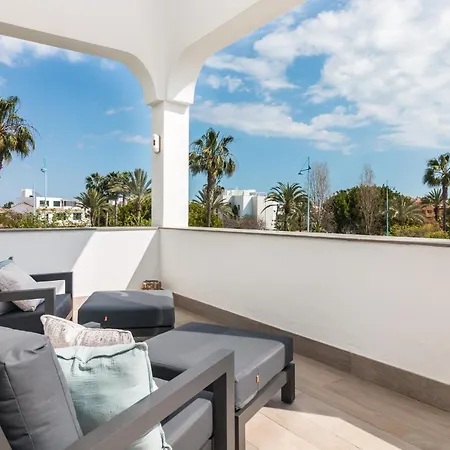 Casa Helena, Luxury Beach Side 5 Bedroom Βίλα *