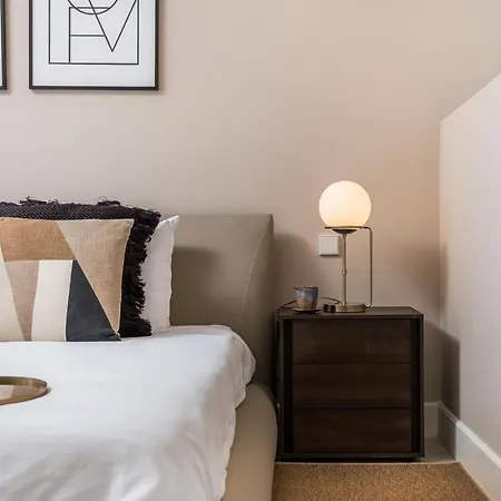 Casa Helena, Luxury Beach Side 5 Bedroom *