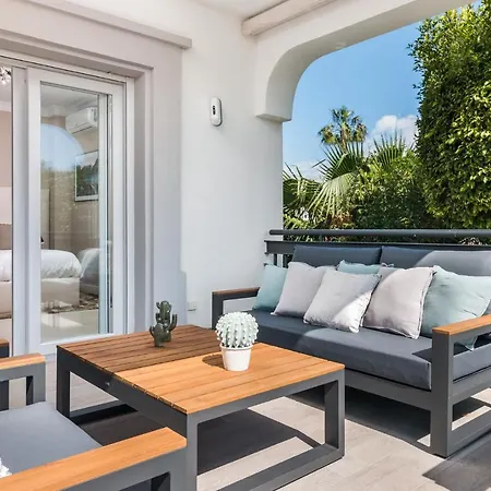 Villa Casa Helena, Luxury Beach Side 5 Bedroom *