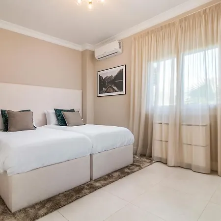 Casa Helena, Luxury Beach Side 5 Bedroom Villa Marbella