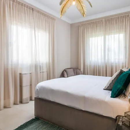 Casa Helena, Luxury Beach Side 5 Bedroom * Marbella