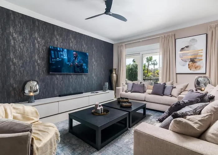 Casa Helena, Luxury Beach Side 5 Bedroom *