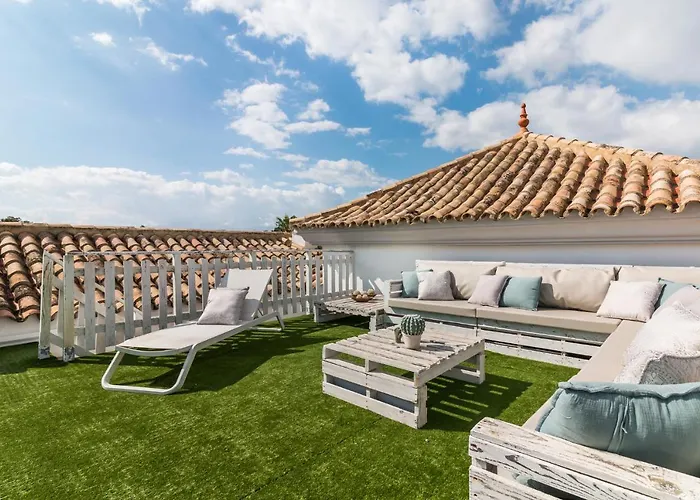 Casa Helena, Luxury Beach Side 5 Bedroom Villa Marbella