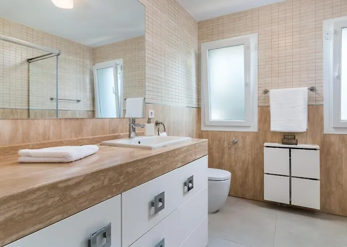 Casa Helena, Luxury Beach Side 5 Bedroom Marbella
